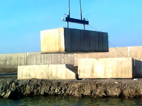 Pier and quay construction
